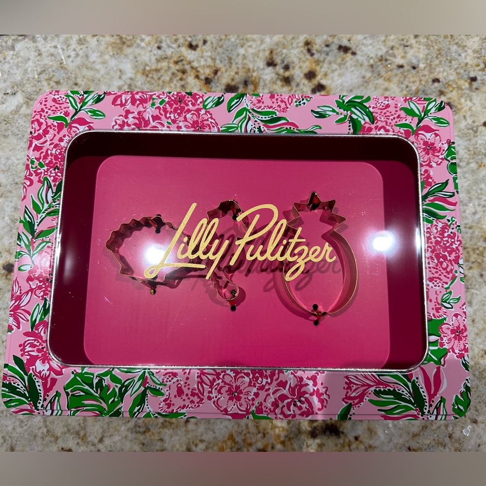 New in box Lilly Pulitzer cookie kit